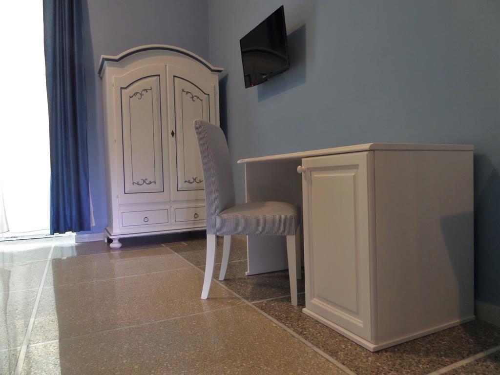 רומא 325 Rooms Ai Fori מראה חיצוני תמונה