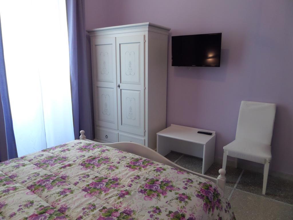 רומא 325 Rooms Ai Fori מראה חיצוני תמונה