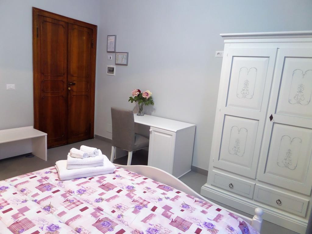 רומא 325 Rooms Ai Fori מראה חיצוני תמונה