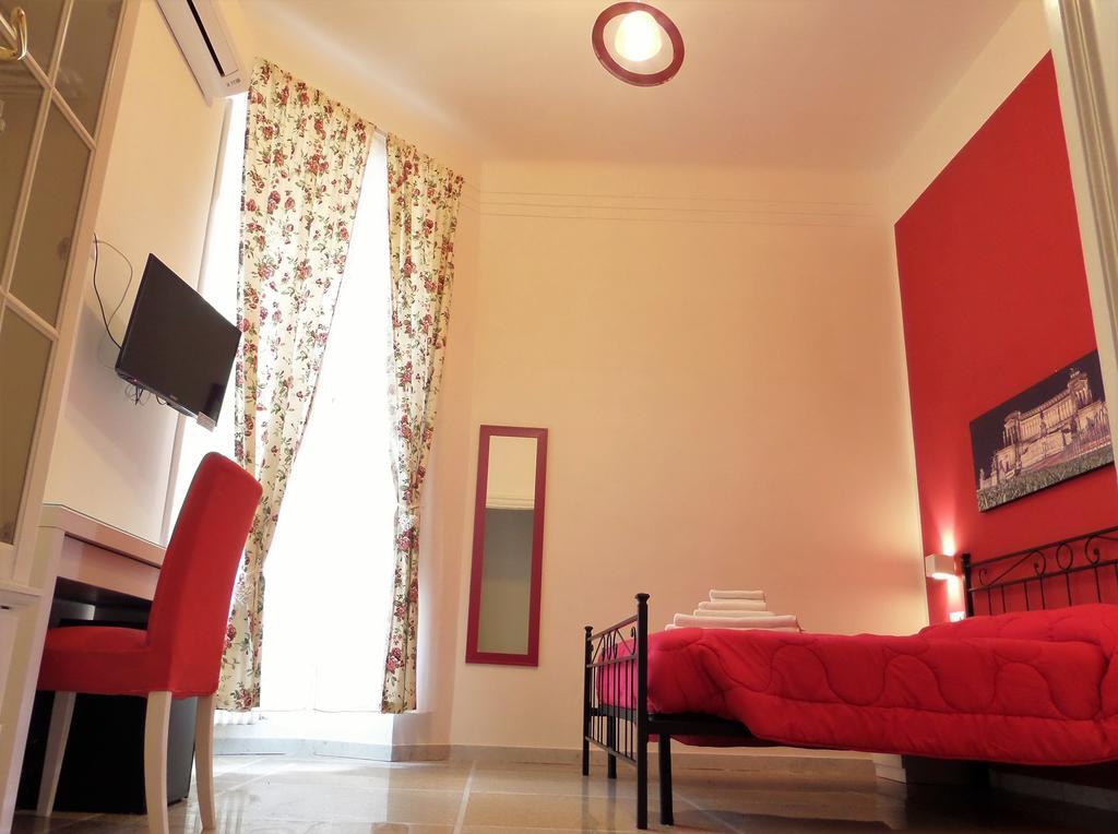 רומא 325 Rooms Ai Fori מראה חיצוני תמונה