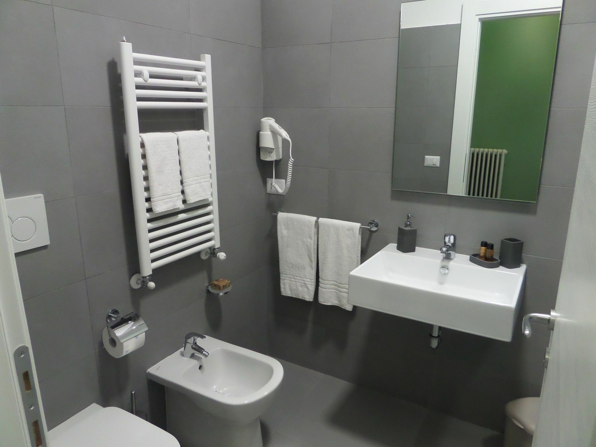 רומא 325 Rooms Ai Fori מראה חיצוני תמונה