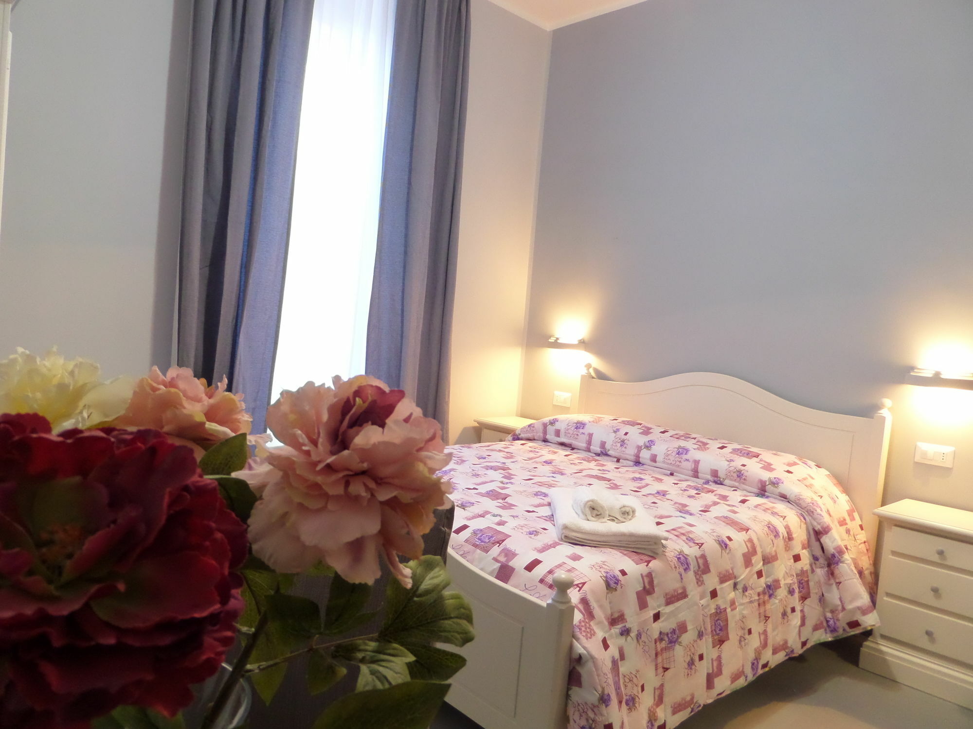 רומא 325 Rooms Ai Fori מראה חיצוני תמונה