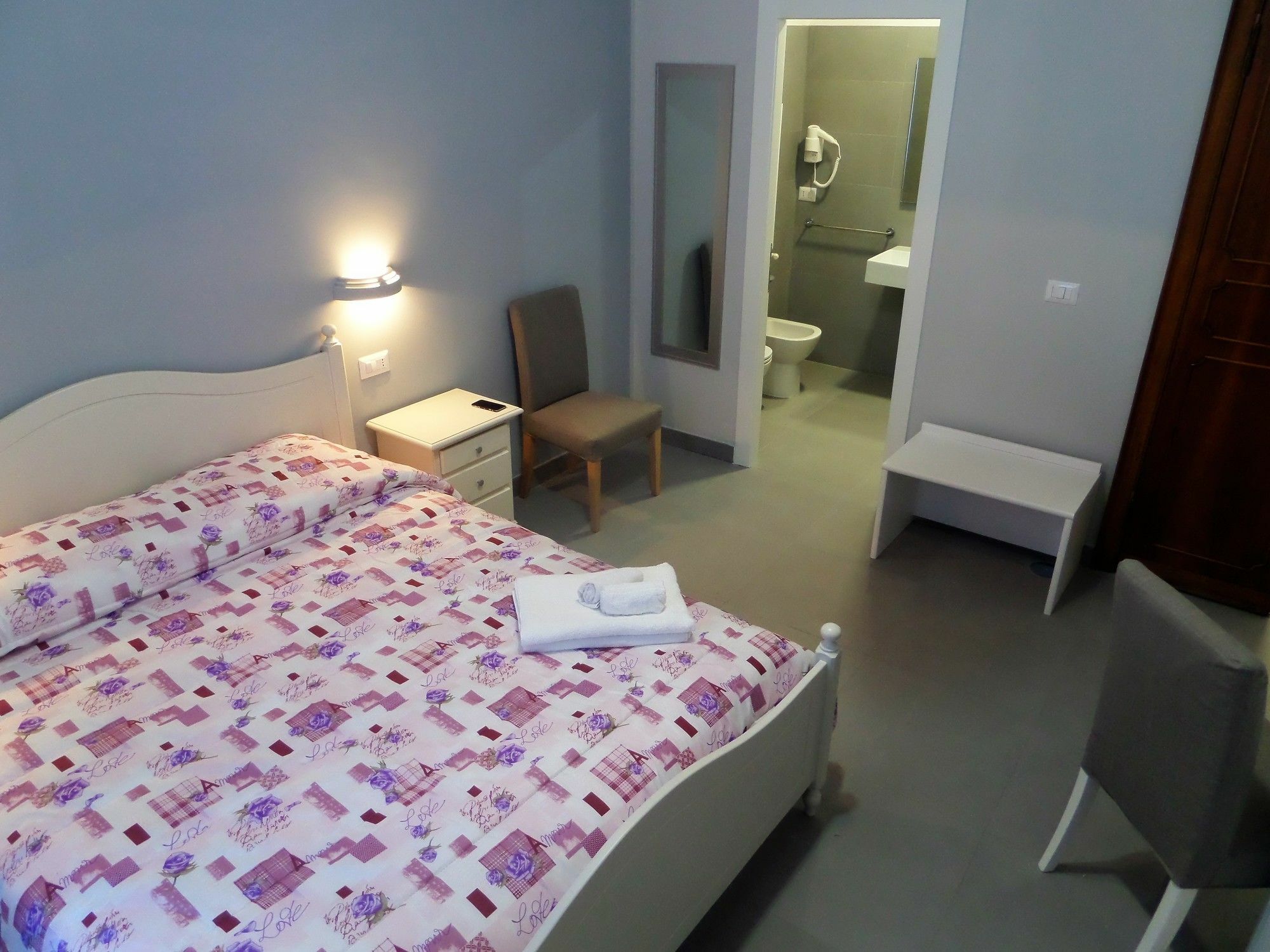 רומא 325 Rooms Ai Fori מראה חיצוני תמונה